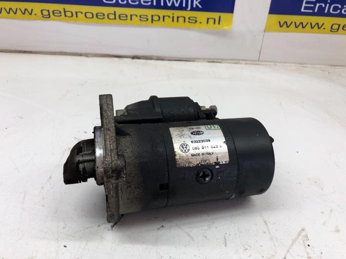 Starter from a Volkswagen Polo III (6N2) 1.4 2000