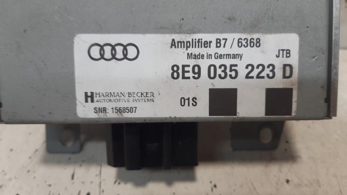 Amplificateur radio d'un Audi A4 Avant (B7) 2.7 TDI V6 24V 2007