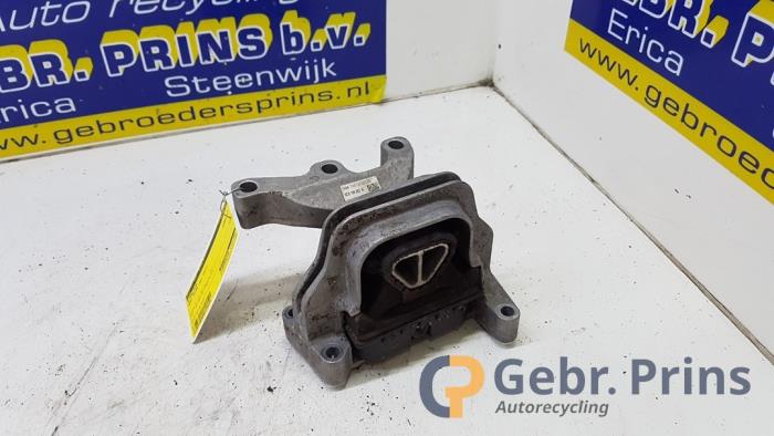 Usagé Support moteur Seat Ibiza IV (6J5) 1.4 TDI 12V Prix € 25,00 Règlement à la marge proposé par Autorec. Gebr. Prins b.v.