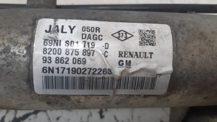 Caja de dirección asistida de un Renault Trafic New (FL) 2.0 dCi 16V 115 2014