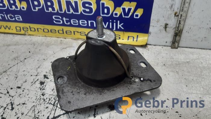 Used Engine mount Renault Trafic New (FL) 2.0 dCi 16V 115 Price € 24,20 Inclusive VAT offered by Autorec. Gebr. Prins b.v.