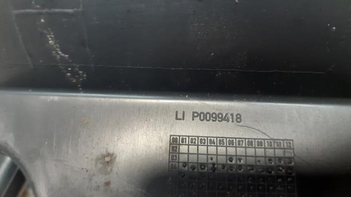 Footboard, left from a Mercedes-Benz Vito (639.6) 2.2 116 CDI 16V Euro 5 2014