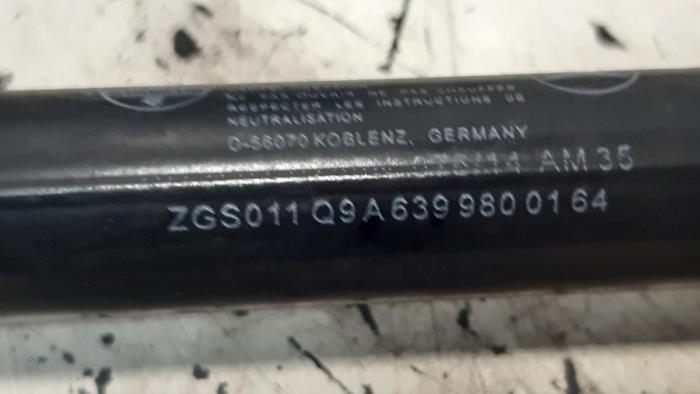Kit amortisseur gaz hayon d'un Mercedes-Benz Vito (639.6) 2.2 116 CDI 16V Euro 5 2014