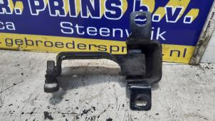 Used Sliding door roller, right Mercedes Vito (639.6) 2.2 116 CDI 16V Euro 5 Price € 20,00 Margin scheme offered by Autorec. Gebr. Prins b.v.