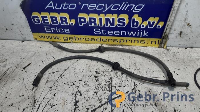 Begagnade Främre bromsslang Mercedes Vito (639.6) 2.2 116 CDI 16V Euro 5 Pris € 20,00 Marginaltabell erbjuds av Autorec. Gebr. Prins b.v.