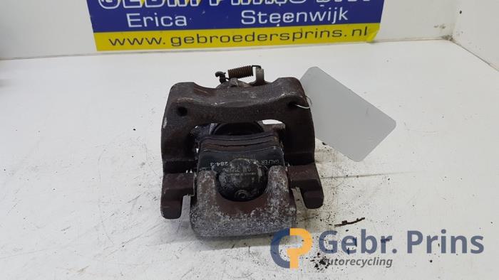 Gebrauchte Bremszange links hinten Peugeot Partner Tepee (7A/B/C/D/E/F/G/J/P/S) 1.6 16V Phase 1 Preis € 30,00 Margenregelung angeboten von Autorec. Gebr. Prins b.v.