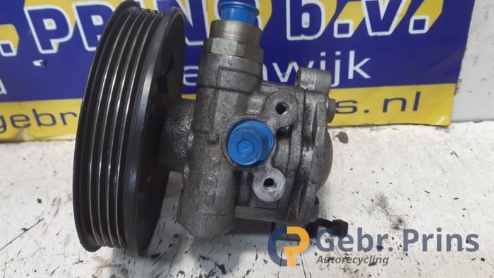 Usagé Pompe de direction Volkswagen Passat Variant (3B6) 2.0 20V Prix € 35,00 Règlement à la marge proposé par Autorec. Gebr. Prins b.v.
