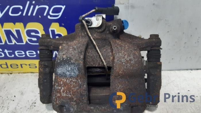 Gebrauchte Bremszange links vorne Alfa Romeo MiTo (955) 1.3 JTDm 16V Eco Preis € 30,00 Margenregelung angeboten von Autorec. Gebr. Prins b.v.