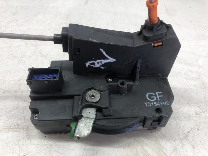 Front door lock mechanism 4-door, right Opel Meriva 1.4 16V Twinport ...