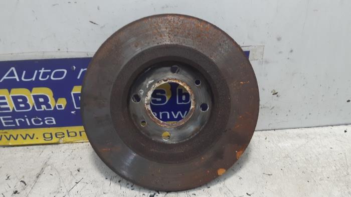 Front brake disc from a Peugeot 208 I (CA/CC/CK/CL) 1.2 Vti 12V PureTech 82 2012
