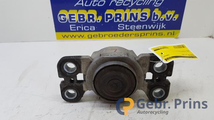 Used Engine mount Volvo V70 (BW) 2.4 D5 20V Price € 25,00 Margin scheme offered by Autorec. Gebr. Prins b.v.