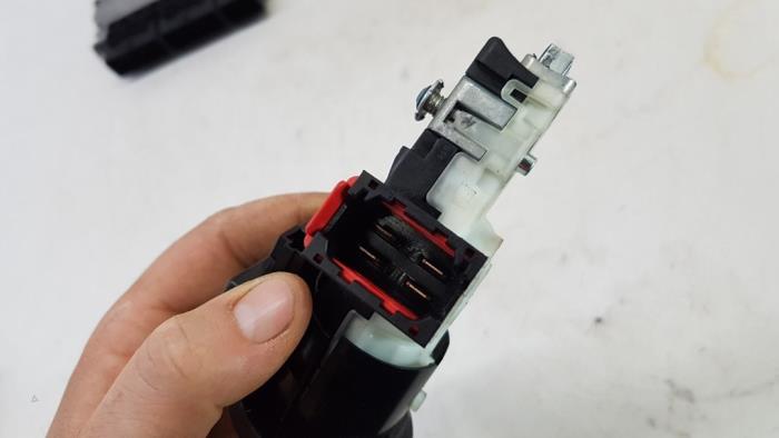 Ignition lock + computer from a Renault Twingo III (AH) 1.0 SCe 70 12V 2017