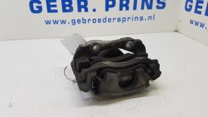 Used Front brake calliper, left Peugeot 208 I (CA/CC/CK/CL) 1.2 12V e-THP PureTech 110 Price € 30,00 Margin scheme offered by Autorec. Gebr. Prins b.v.