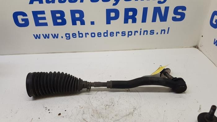 Tie rod, left from a Lexus CT 200h 1.8 16V 2015