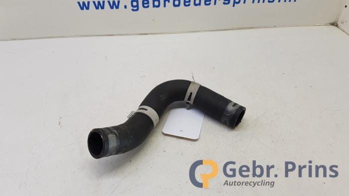 Begagnade Kylarslang Peugeot 108 1.0 12V VVT-i Pris € 20,00 Marginaltabell erbjuds av Autorec. Gebr. Prins b.v.