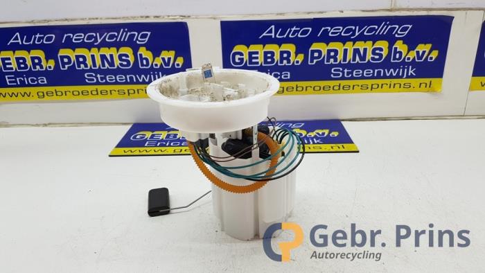 Usagé Pompe à carburant BMW 2 serie Gran Tourer (F46) 218i 1.5 TwinPower Turbo 12V Prix € 50,00 Règlement à la marge proposé par Autorec. Gebr. Prins b.v.