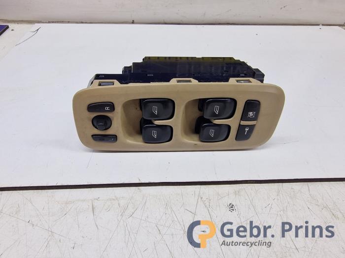 Usados Interruptor de ventanilla eléctrica Volvo S60 I (RS/HV) 2.4 D5 20V Precio € 50,00 Norma de margen ofrecido por Autorec. Gebr. Prins b.v.