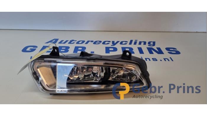 Używane Halogen prawy Mercedes CLA (117.3) 2.2 CLA-220 CDI, 220 d 16V Cena € 30,00 Procedura marży oferowane przez Autorec. Gebr. Prins b.v.