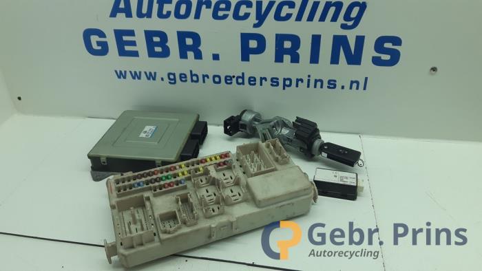 Used Ignition lock + computer Mazda 3 Sport (BK) 2.0i 16V Price € 100,00 Margin scheme offered by Autorec. Gebr. Prins b.v.