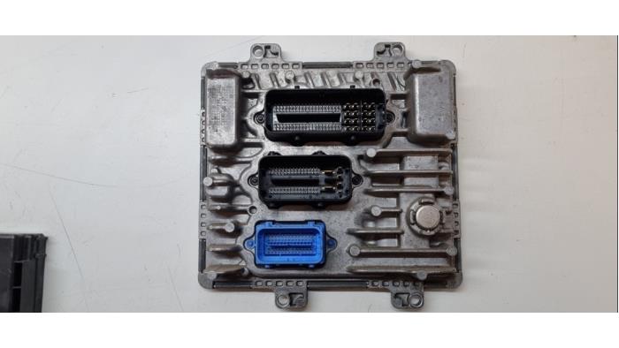 Ignition lock + computer from a Opel Mokka/Mokka X 1.6 CDTI 16V 4x2 2016