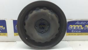 Used Wheel Renault Clio III (BR/CR) 1.2 16V 75 Price € 22,00 Margin scheme offered by Autorec. Gebr. Prins b.v.