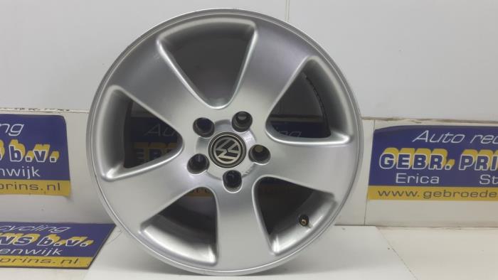 Set of sports wheels from a Volkswagen Passat (3B2) 1.9 TDi 90 2000