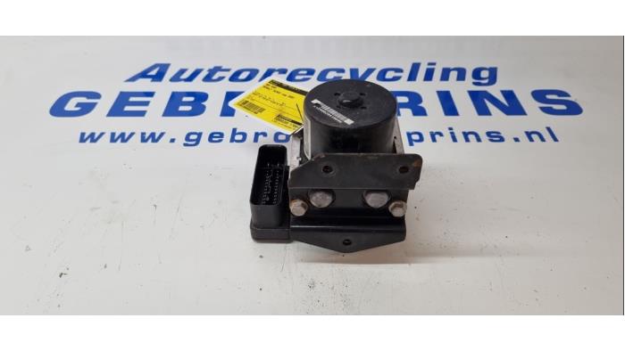 ABS pump from a Renault Twingo II (CN) 1.2 16V GT TCE 2009