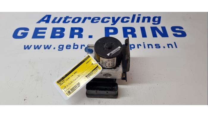 ABS pump from a Renault Twingo II (CN) 1.2 16V GT TCE 2009