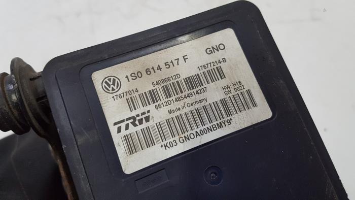 Pompe ABS d'un Volkswagen Up! (121) 1.0 12V 60 2014