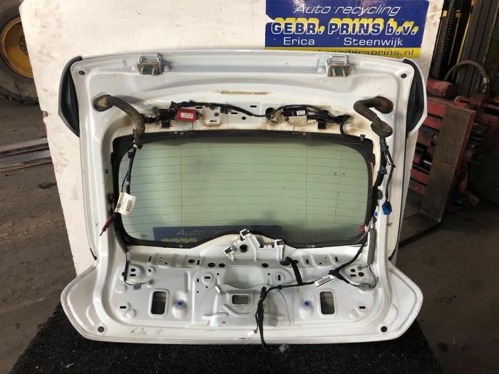 Tailgate from a Volvo V40 (MV) 1.5 T3 16V Geartronic 2019