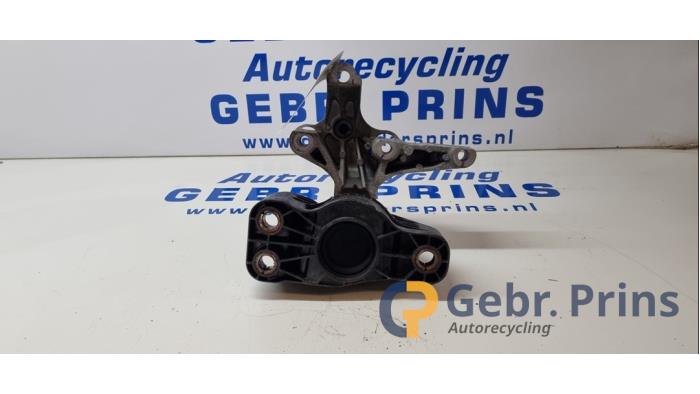 Begagnade Motorfäste Renault Clio IV (5R) 1.5 dCi 90 FAP Pris € 30,00 Marginaltabell erbjuds av Autorec. Gebr. Prins b.v.