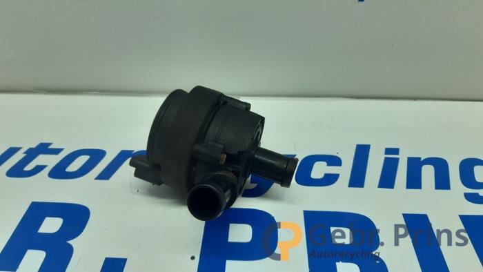 Begagnade Extra vattenpump Renault Master III (EV/HV/UV/VA/VB/VD/VF/VG/VJ) 2.3 dCi 165 16V RWD Pris € 15,00 Marginaltabell erbjuds av Autorec. Gebr. Prins b.v.