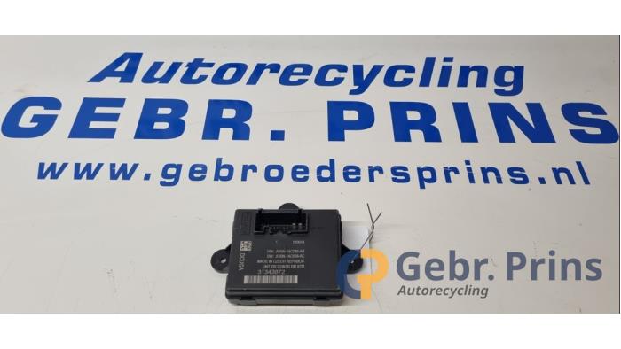 Używane Modul (rózne) Volvo V40 (MV) 1.5 T3 16V Geartronic Cena € 40,00 Procedura marży oferowane przez Autorec. Gebr. Prins b.v.
