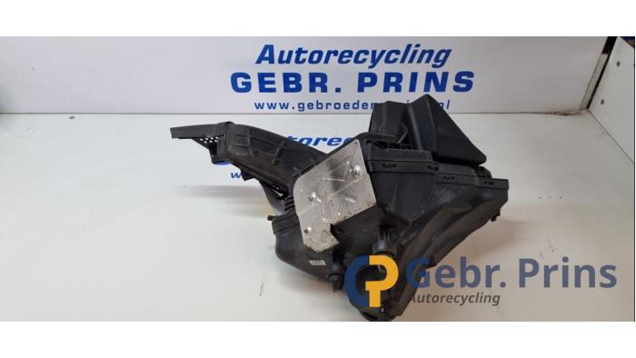 Begagnade Luftfilterhus Audi A4 Avant (B8) 2.0 TDI 16V Pris € 35,00 Marginaltabell erbjuds av Autorec. Gebr. Prins b.v.