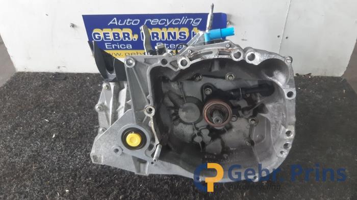 Gebrauchte Getriebe Renault Clio III (BR/CR) 1.2 16V TCe 100 Preis € 200,00 Margenregelung angeboten von Autorec. Gebr. Prins b.v.