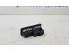 Tailgate handle from a Peugeot 208 I (CA/CC/CK/CL) 1.4 HDi 2013