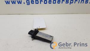 Luftmassenmesser van een Nissan Juke (F15) 1.6 16V 2012
