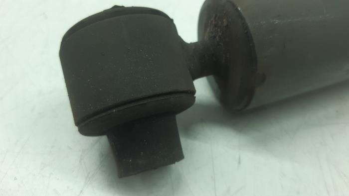 Rear shock absorber, left from a Renault Megane (BA/SA) 1.6 16V 2002
