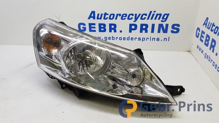 Używane Reflektor prawy Citroen Jumpy (G9) 2.0 HDiF 16V 125 Cena € 90,75 Z VAT oferowane przez Autorec. Gebr. Prins b.v.