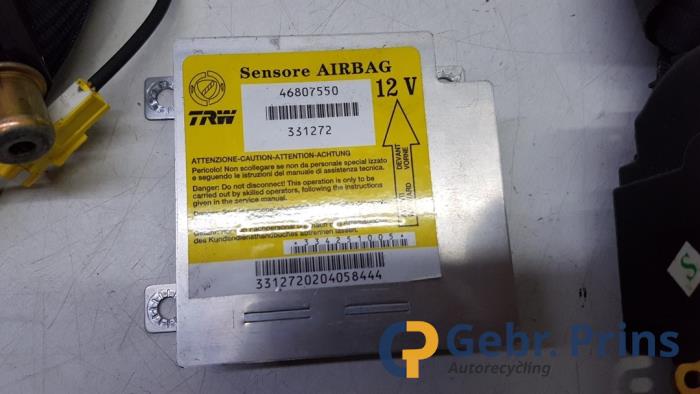 Begagnade Airbagset Fiat Panda (169) 1.2 Fire Pris € 100,00 Marginaltabell erbjuds av Autorec. Gebr. Prins b.v.