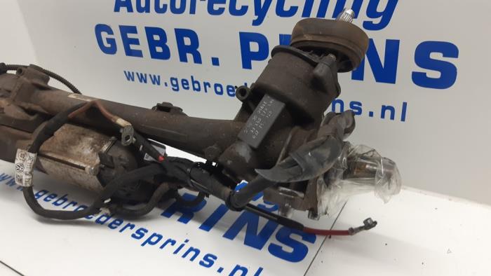 Power steering box from a Volkswagen Caddy IV 2.0 TDI 75 2016