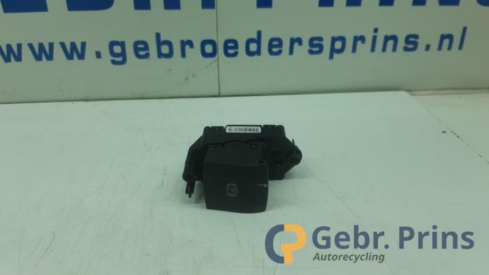 Gebrauchte Handbremse Schalter Renault Scénic III (JZ) 1.5 dCi 105 Preis € 20,00 Margenregelung angeboten von Autorec. Gebr. Prins b.v.