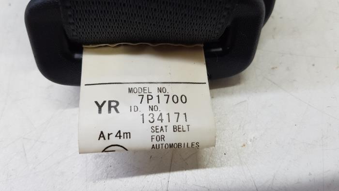 Pas bezpieczenstwa prawy tyl z Toyota Yaris III (P13) 1.0 12V VVT-i 2012