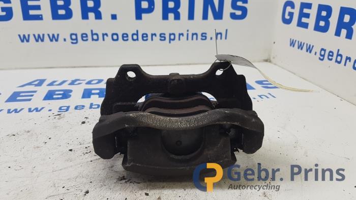 Gebrauchte Bremszange links vorne Peugeot Bipper (AA) 1.3 BlueHDi 80 16V Preis € 30,00 Margenregelung angeboten von Autorec. Gebr. Prins b.v.