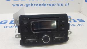 Gebrauchte Radio CD Spieler Dacia Lodgy (JS) 1.6 16V Preis € 50,00 Margenregelung angeboten von Autorec. Gebr. Prins b.v.