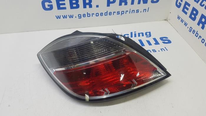 Taillight, left from a Opel Astra H (L48) 1.8 16V 2009