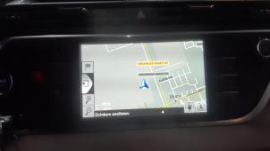Usados Controlador de pantalla multimedia Citroen C4 Picasso (3D/3E) 1.6 e-HDi 115 Precio € 220,00 Norma de margen ofrecido por Autorec. Gebr. Prins b.v.