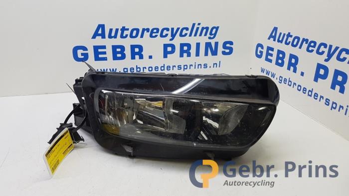 Używane Reflektor prawy Citroen C4 Picasso (3D/3E) 1.6 e-HDi 115 Cena € 50,00 Procedura marży oferowane przez Autorec. Gebr. Prins b.v.