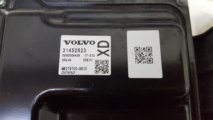 Zündschloss + Steuergerät van een Volvo V60 I (FW/GW) 2.0 D4 16V 2017