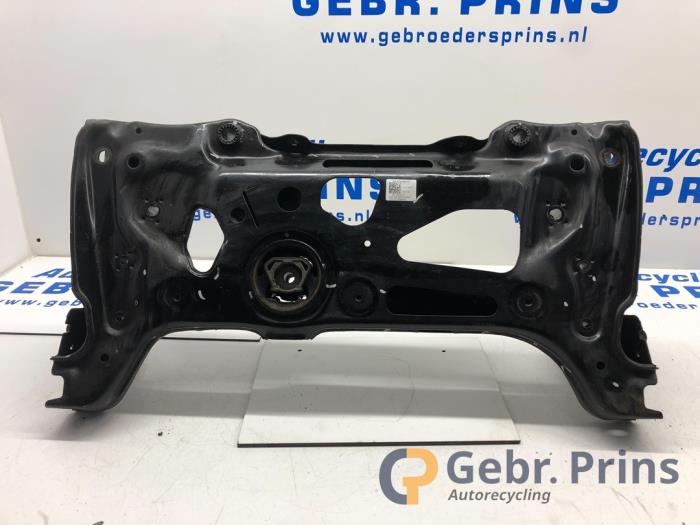 Usados Subchasis Audi Q2 (GAB/GAG) 1.0 30 TFSI 12V Precio € 150,00 Norma de margen ofrecido por Autorec. Gebr. Prins b.v.